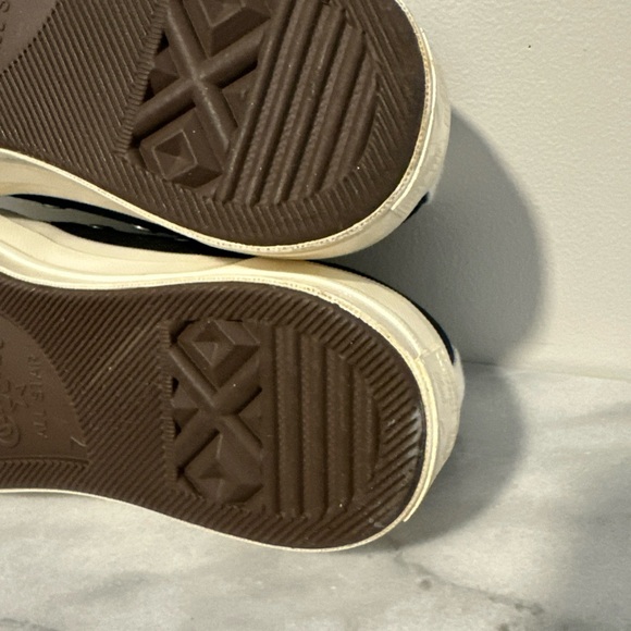 Comme Des Garcons PLAY
x Converse Unisex Chuck Taylor Lace Up Sneakers M7 W9 NEW - Picture 13 of 14